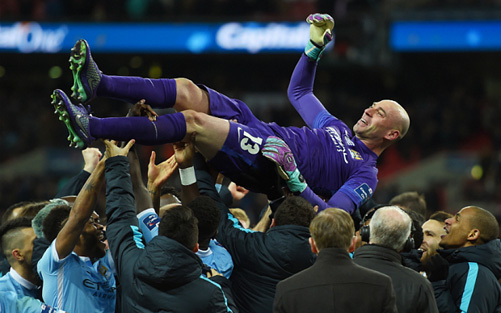 Willy Caballero tỏa sáng, Man City vô địch Cúp Liên đoàn 